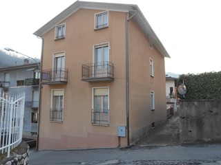 Casa Indipendente in Vendita a Casto, 129'000€, 300 m²