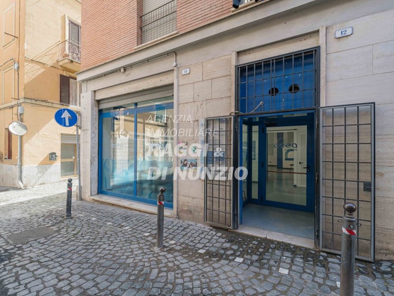 Immobile commerciale in Vendita a Frascati, 275'000&euro;, 150 m²