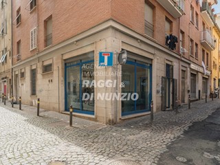 Immobile commerciale in Vendita a Frascati, 275'000&euro;, 150 m²