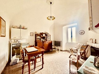 Quadrilocale in Vendita a Arcola, 90'000&euro;, 90 m²