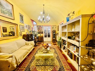 Appartamento in Vendita a Sarzana, zona Sarzana centro, 350'000€, 150 m², arredato