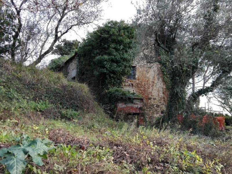 Casa Semi Indipendente in Vendita a Fosdinovo, zona Paghezzana, 99'000€, 160 m²