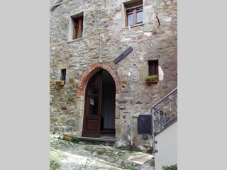 Casa Semi Indipendente in Vendita a Luni, zona Nicola, 59'000€, 50 m², arredato