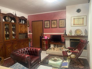 Appartamento in Vendita a Vezzano Ligure, zona Prati di Vezzano, 180'000€, 93 m², con Box
