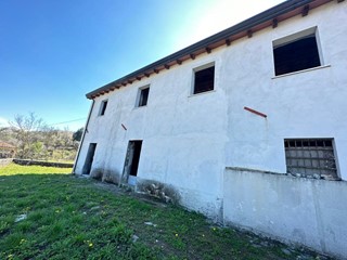 Casa Semi Indipendente in Vendita a Vezzano Ligure, zona Bottagna, 80'000€, 70 m²