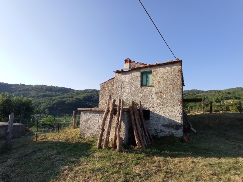 Casa Indipendente in Vendita a Sarzana, zona Falcinello, 90'000&euro;, 100 m²