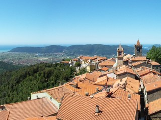 Casa Semi Indipendente in Vendita a Fosdinovo, 105'000€, 70 m²