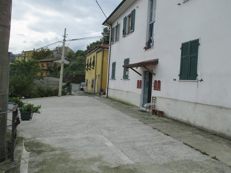 Casa Semi Indipendente in Vendita a Fosdinovo, zona tendola, 45'000€, 54 m²