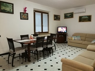 Casa Indipendente in Vendita a Castelnuovo Magra, zona Castelnuovo Magra, 550'000€, 200 m²