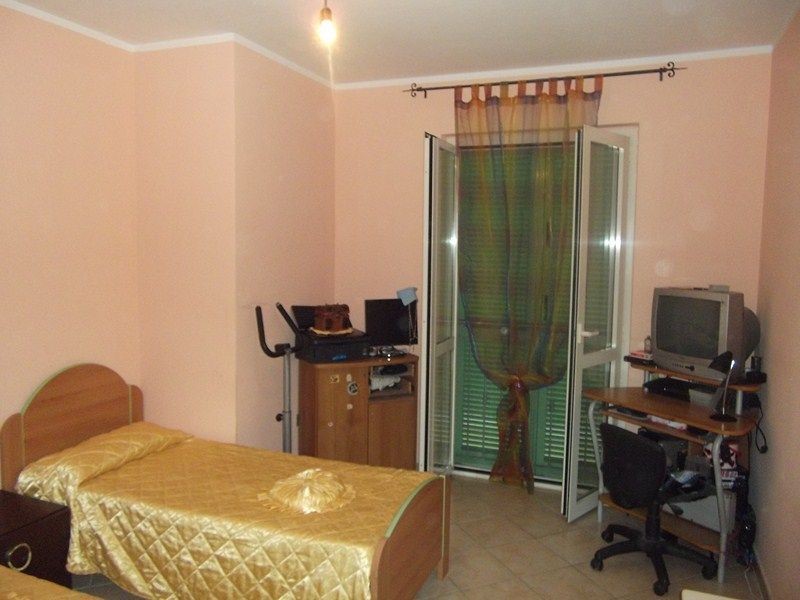 Casa Semi Indipendente in Vendita a Fosdinovo, zona Caniparola, 150'000€, 85 m²