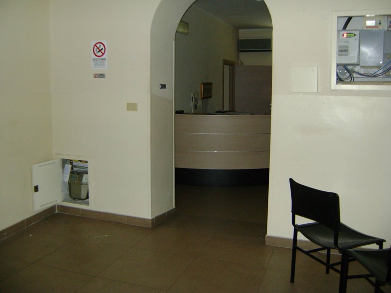 Ufficio in Affitto a Livorno, zona Garibaldi, 600 m²