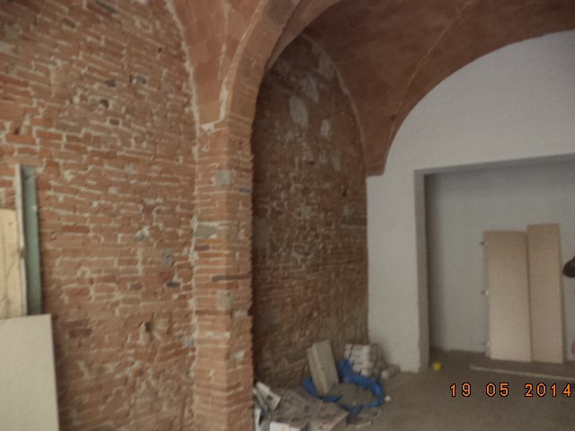 Attività commerciale in Affitto a Pontedera, zona Centro, 1'000€, 130 m²
