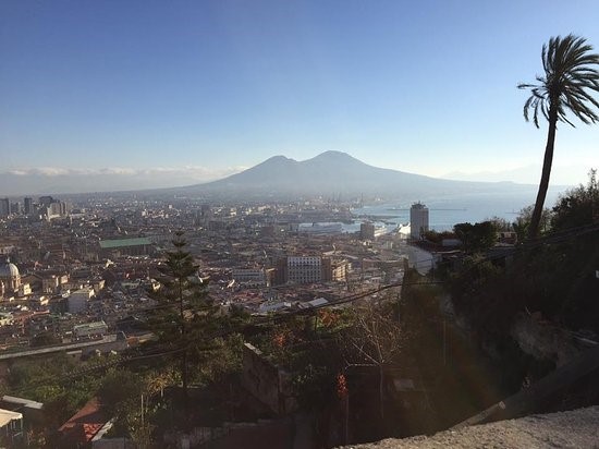 Appartamento in Vendita a Napoli, zona Vomero, 890'000€, 300 m²