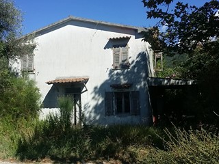 Rustico in Vendita a Fosdinovo, 190 m²