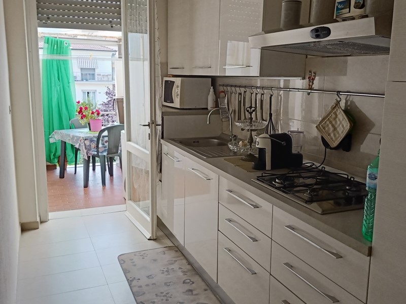 Appartamento in Vendita a Viareggio, zona Viareggio Mare, 350'000€, 