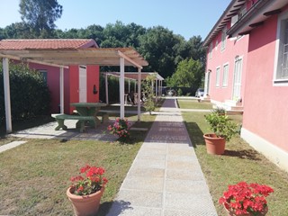 Casa Indipendente in Vendita a Massarosa, zona Piano di mommio, 1'300'000€, 400 m², arredato