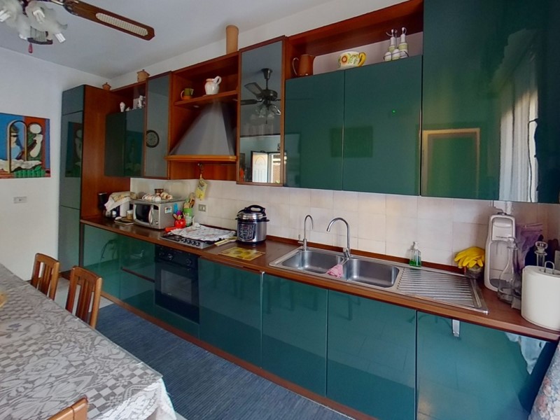 Casa Semi Indipendente in Vendita a Viareggio, zona Torre del Lago, 320'000€, 150 m²