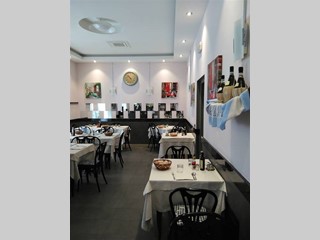 Attività commerciale in Vendita a Lucca, zona san pietro a vico, 300'000€, 400 m²