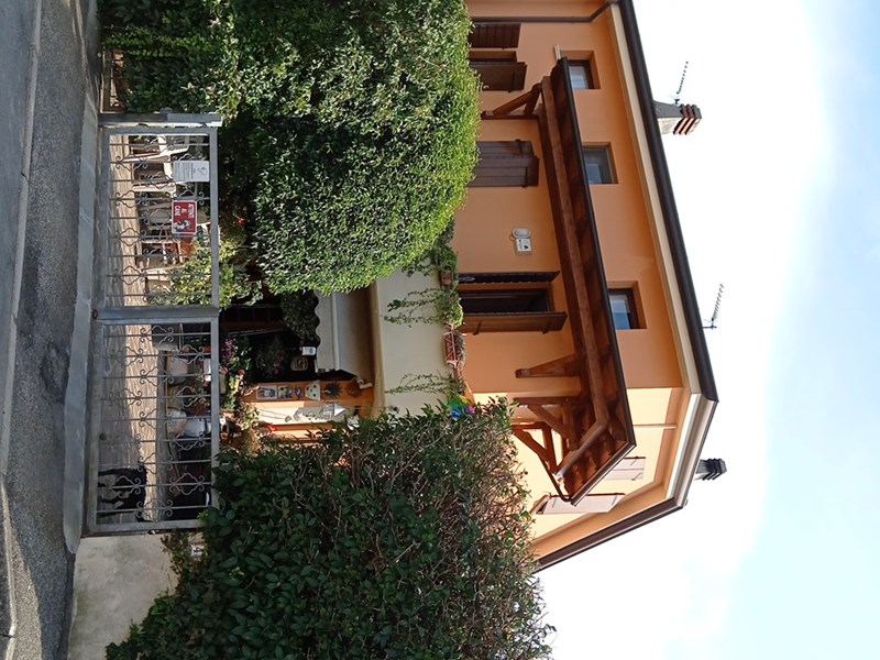 Villa bifamiliare in Vendita a Viadana, zona Centro, 220'000€, 240 m², con Box