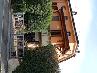 Villa bifamiliare in Vendita a Viadana, zona Centro, 220'000€, 240 m², con Box