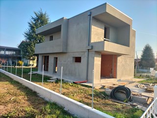 Casa Indipendente in Vendita a Camponogara, 350'000€, 200,00