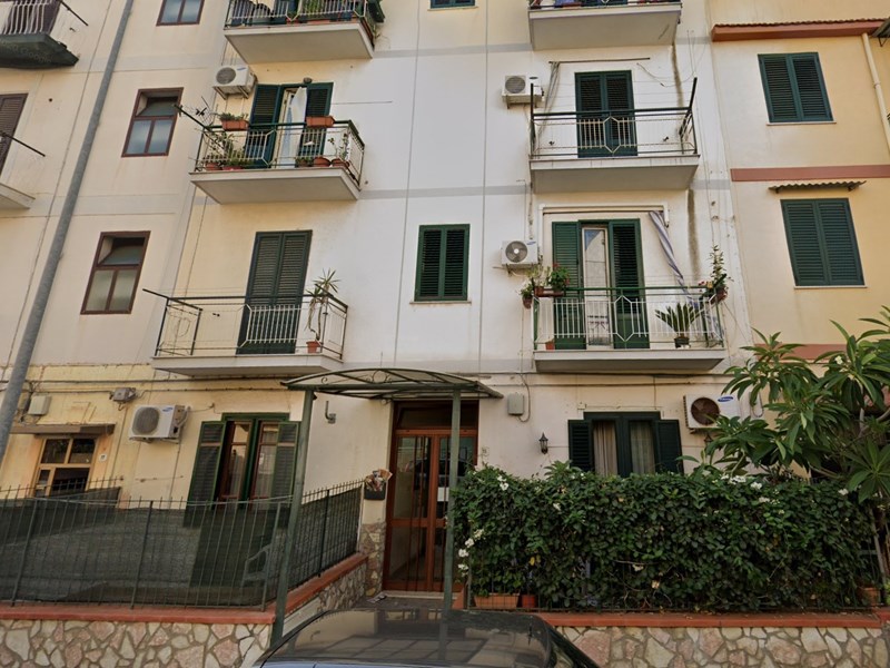 Appartamento in Vendita a Palermo, zona via Vincenzo Marchesano 15 , 95'000€, 65 m²