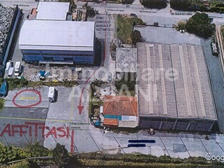 Immobile commerciale in Affitto a Arcola, zona Zona industriale, 600€, 600 m²