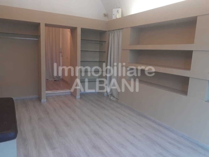 Immobile commerciale in Vendita a Vezzano Ligure, 85'000€, 90 m²