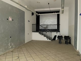 Immobile commerciale in Affitto a Catanzaro, zona Catanzaro Centro, 500&euro;, 55 m²