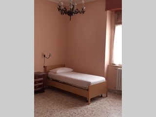 Stanza in Affitto a Foggia, zona Piazza pavoncelli , 200€, 20 m², arredato