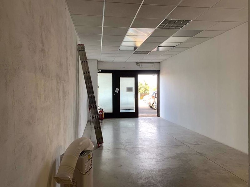 Negozio in Affitto a Arezzo, 1'400&euro;, 377 m²