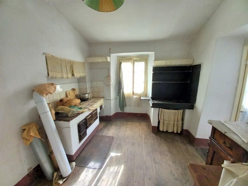 Casa Semi Indipendente in Vendita a Tribogna, 19'000€, 105 m²