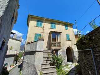 Casa Semi Indipendente in Vendita a Tribogna, 19'000€, 105 m²