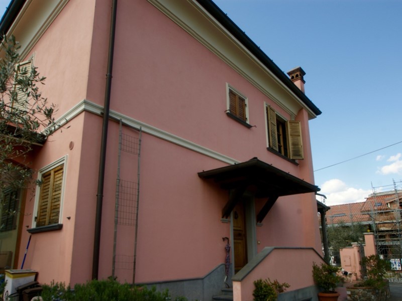 Casa Indipendente in Vendita a Sarzana, 170 m²