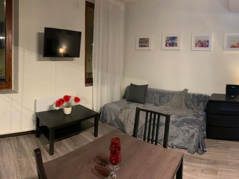 Monolocale in Affitto a Parma, zona Oltretorrente, 300€, 30 m², arredato