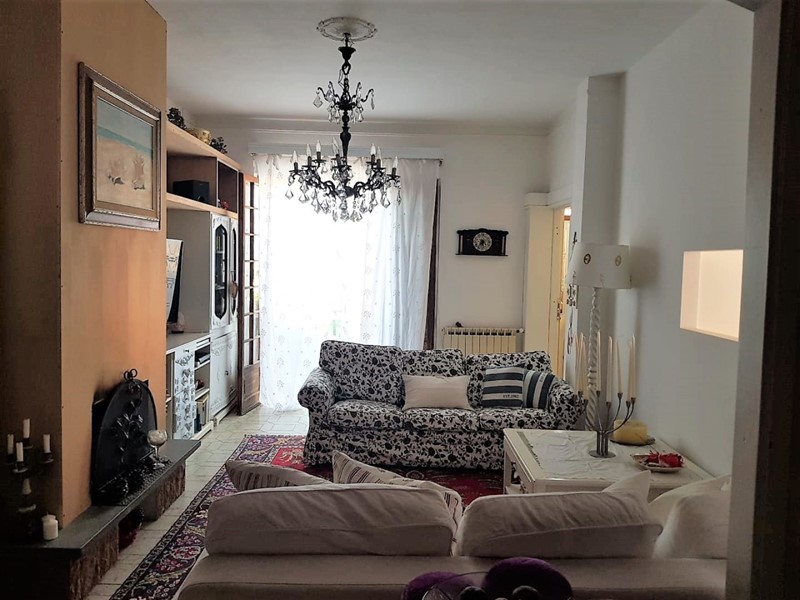 Casa Indipendente in Vendita a Castelnuovo Magra, 250'000€, 140 m²