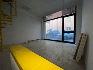 Ufficio in Affitto a Massa, zona Massa Levante, 800€, 40 m²