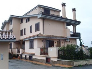 Trilocale in Vendita a Albano Laziale, zona PAVONA, 115'000€, 60 m², arredato