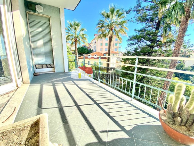 Quadrilocale in Vendita a Sanremo, zona CasinÃ², 1'300'000€, 243 m², con Box