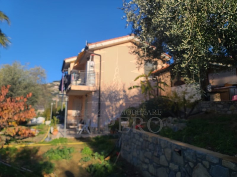 Casa Indipendente in Vendita a Bordighera, 320'000€, 100 m²