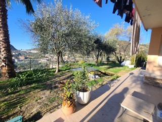 Casa Indipendente in Vendita a Bordighera, 320'000€, 100 m²
