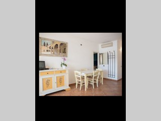 Quadrilocale in Vendita a Santa Teresa Gallura, zona Porto Turistico, 300'000€, 65 m², arredato