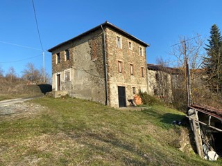 Casa Indipendente in Vendita a Mioglia, 80'000€, 600 m²