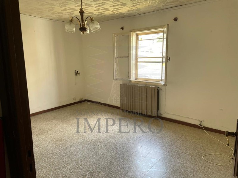 Quadrilocale in Vendita a Dolceacqua, 150'000€, 120 m²