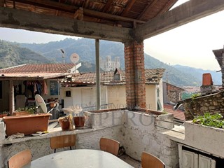 Quadrilocale in Vendita a Dolceacqua, 150'000€, 120 m²