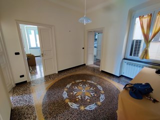 Appartamento in Vendita a Genova, zona Castelletto , 339'000€, 189 m²