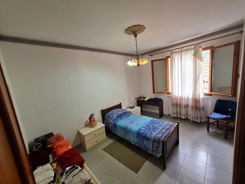 Villa bifamiliare in Vendita a Ventimiglia, 450'000€, 210 m²