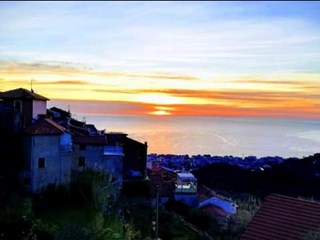 Casa Indipendente in Vendita a Alassio, zona Moglio, 149'000€, 55 m², arredato