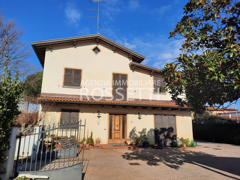 Casa Indipendente in Vendita a Empoli, 595'000€, 300 m²