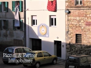 Casa Semi Indipendente in Vendita a Perugia, zona Mugnano, 129'000€, 120 m², con Box